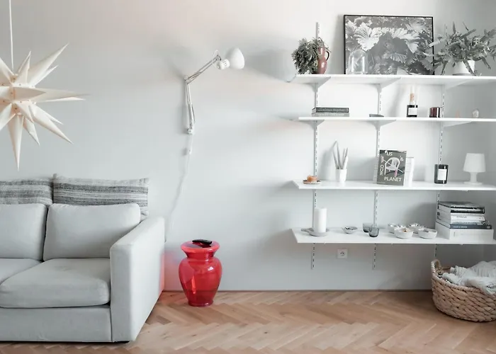 Stylish Near The Historic Center トルナヴァ